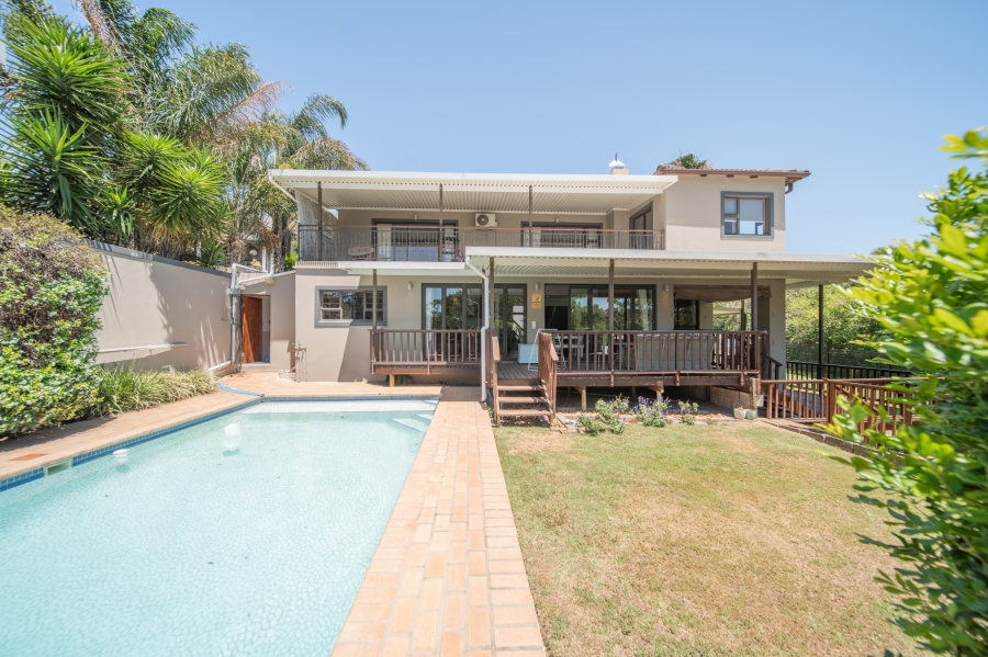 5 Bedroom Property for Sale in Beacon Bay Eastern Cape